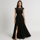 Lavinque Dress Robe Longue Noire avec Dentelle | Événement Élégant | Fente Asymétrique & Fluidité