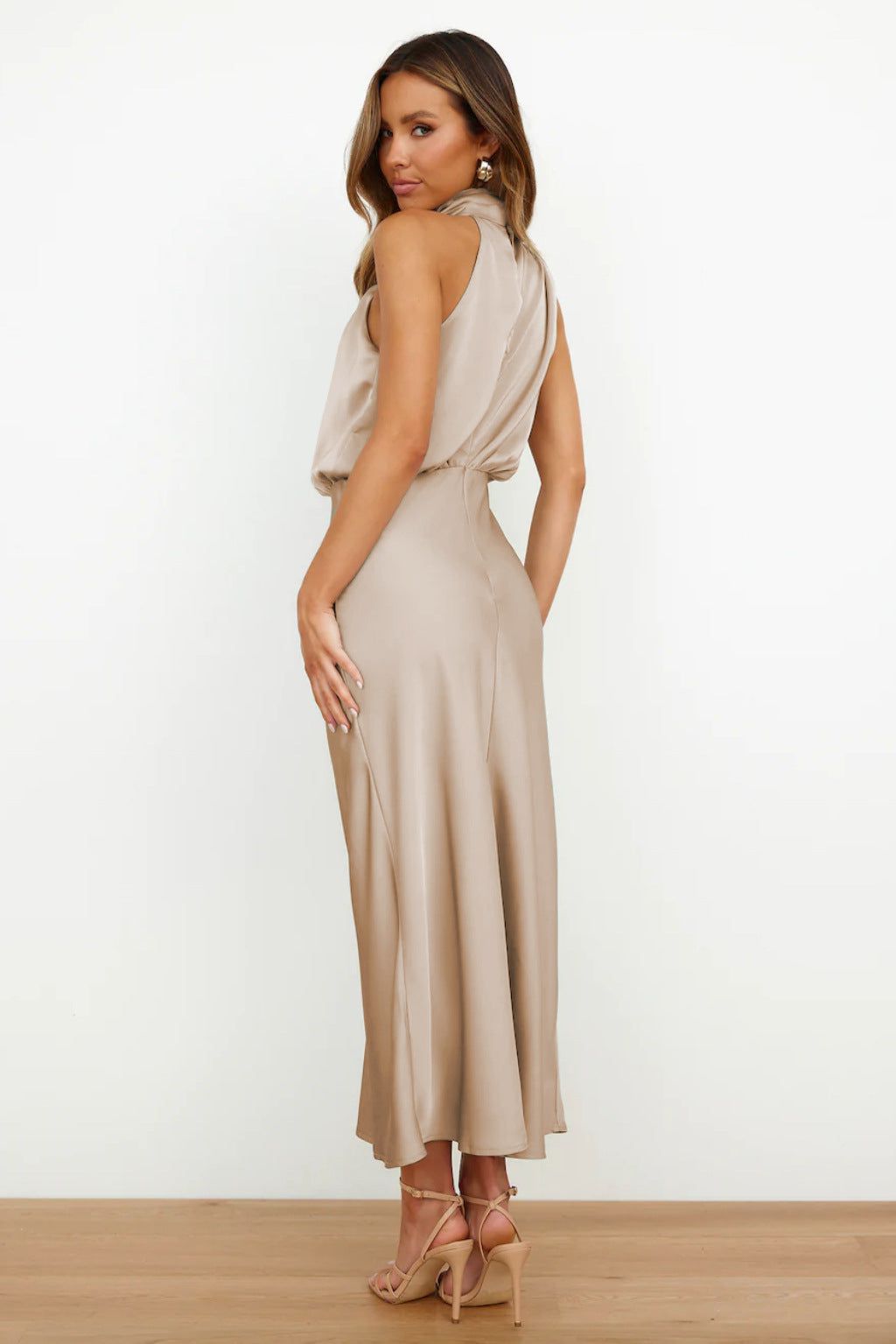 Lavinque Dress Robe Longue Satinée | Col Drapé | Élégance Intemporelle