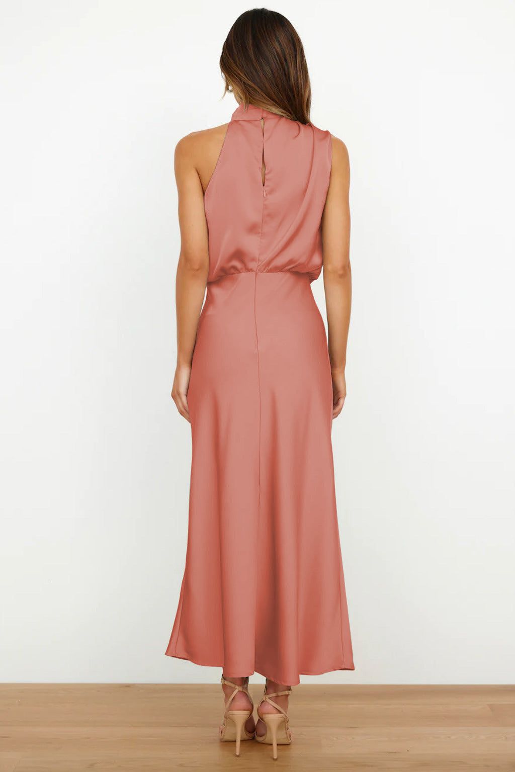 Lavinque Dress Robe Longue Satinée | Col Drapé | Élégance Intemporelle