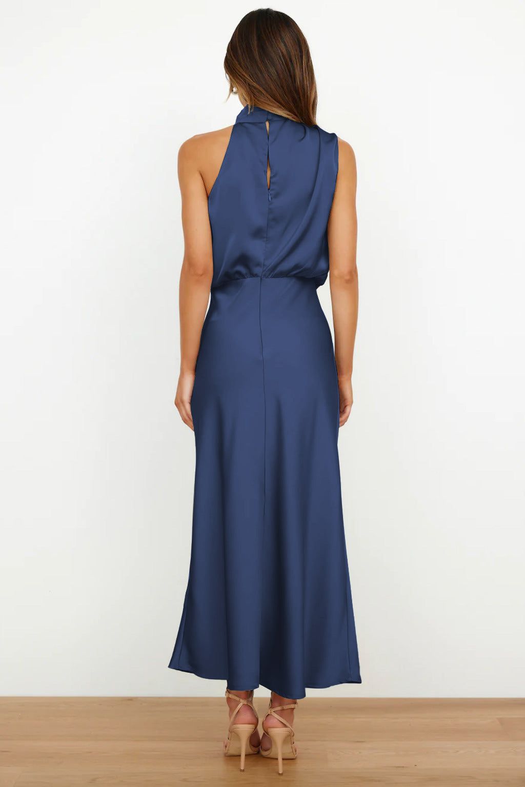 Lavinque Dress Robe Longue Satinée | Col Drapé | Élégance Intemporelle