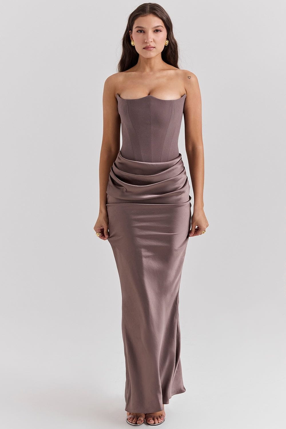 Lavinque Dress Robe Longue Satinée Noire | Bustier Drapé | Élégance Sensuelle