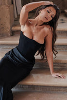 Lavinque Dress Robe Longue Satinée Noire | Bustier Drapé | Élégance Sensuelle
