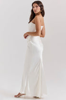 Lavinque Dress Robe Longue Satinée Noire | Bustier Drapé | Élégance Sensuelle