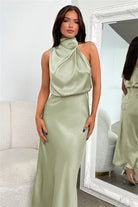 Lavinque Dress Robe Longue Satinée | Vert Sauge | Col Drapé Élégant