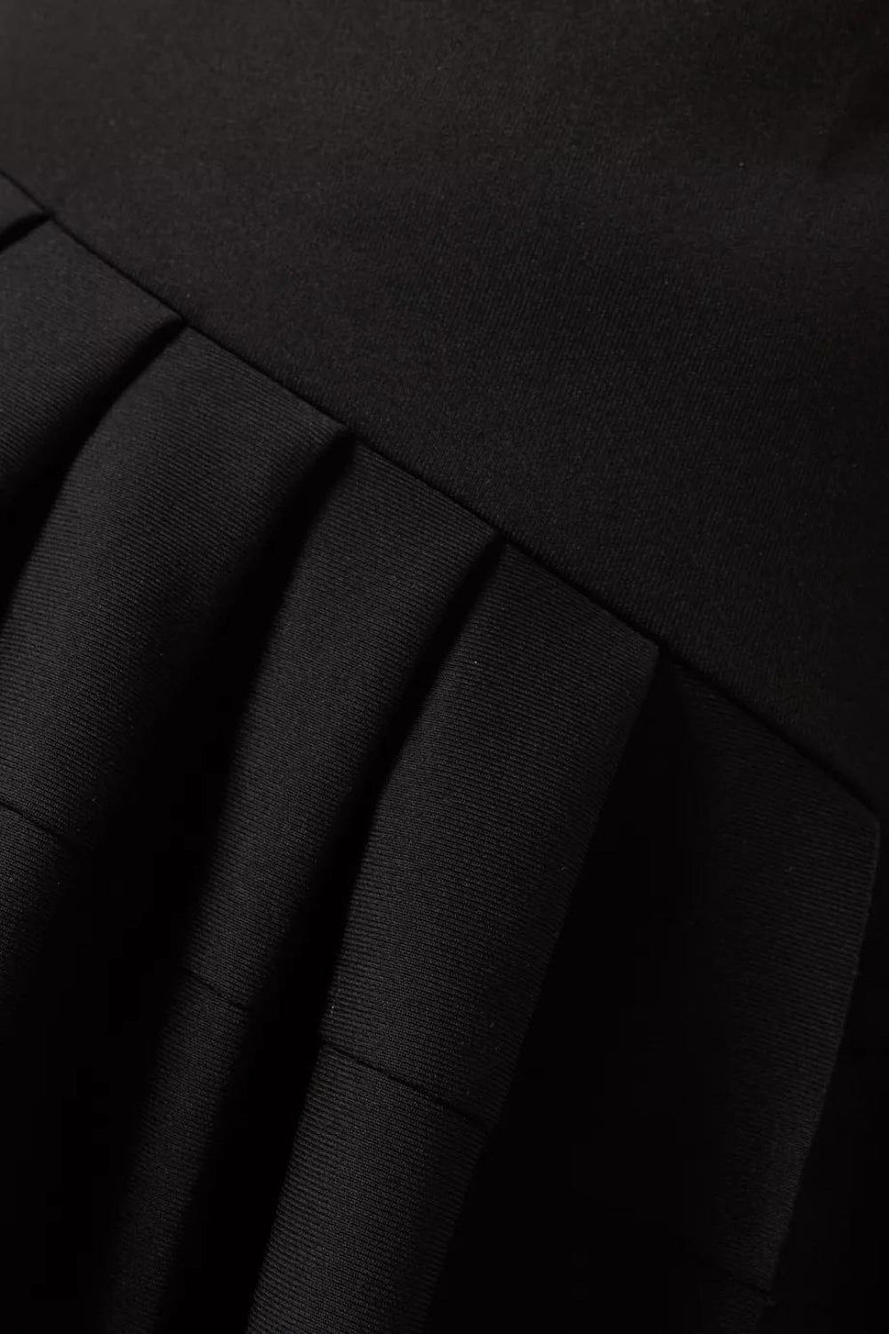 Lavinque Dress Robe Noire Asymétrique | Élégante | Moderne et Intemporelle