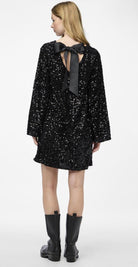 Lavinque Dress Robe Noire & Blanche Élégante | Nœud dans le Dos | Coupe Décontractée