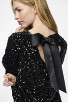 Lavinque Dress Robe Noire & Blanche Élégante | Nœud dans le Dos | Coupe Décontractée