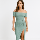 Lavinque Dress Robe Noire Fendue | Épaules Dénudées | Élégance Sensuelle
