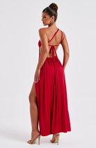 Lavinque Dress Robe Rouge Fendue | Asymétrique | Glamour et Moderne