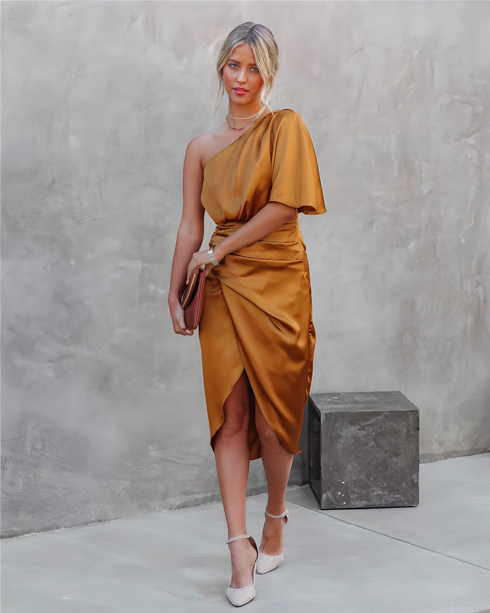 Lavinque Dress Robe Satinée Asymétrique | Élégante | Fluide et Sophistiquée