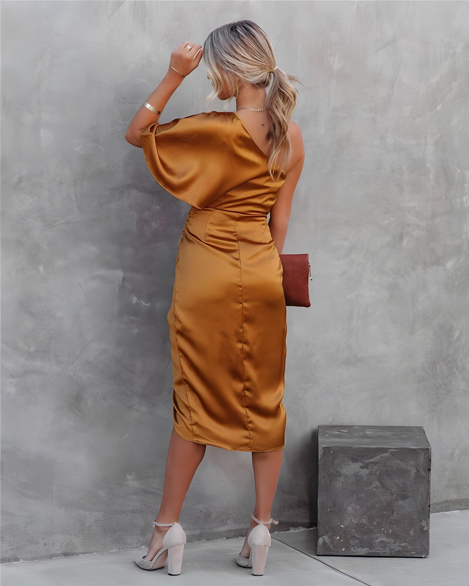 Lavinque Dress Robe Satinée Asymétrique | Élégante | Fluide et Sophistiquée