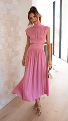 Lavinque Dress Rose / S Robe Noire Midi | Découpes à la Taille | Élégance Moderne