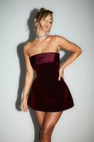 Lavinque Dress Rouge / S Robe Bustier en Velours | Élégance & Glamour | Look de Soirée
