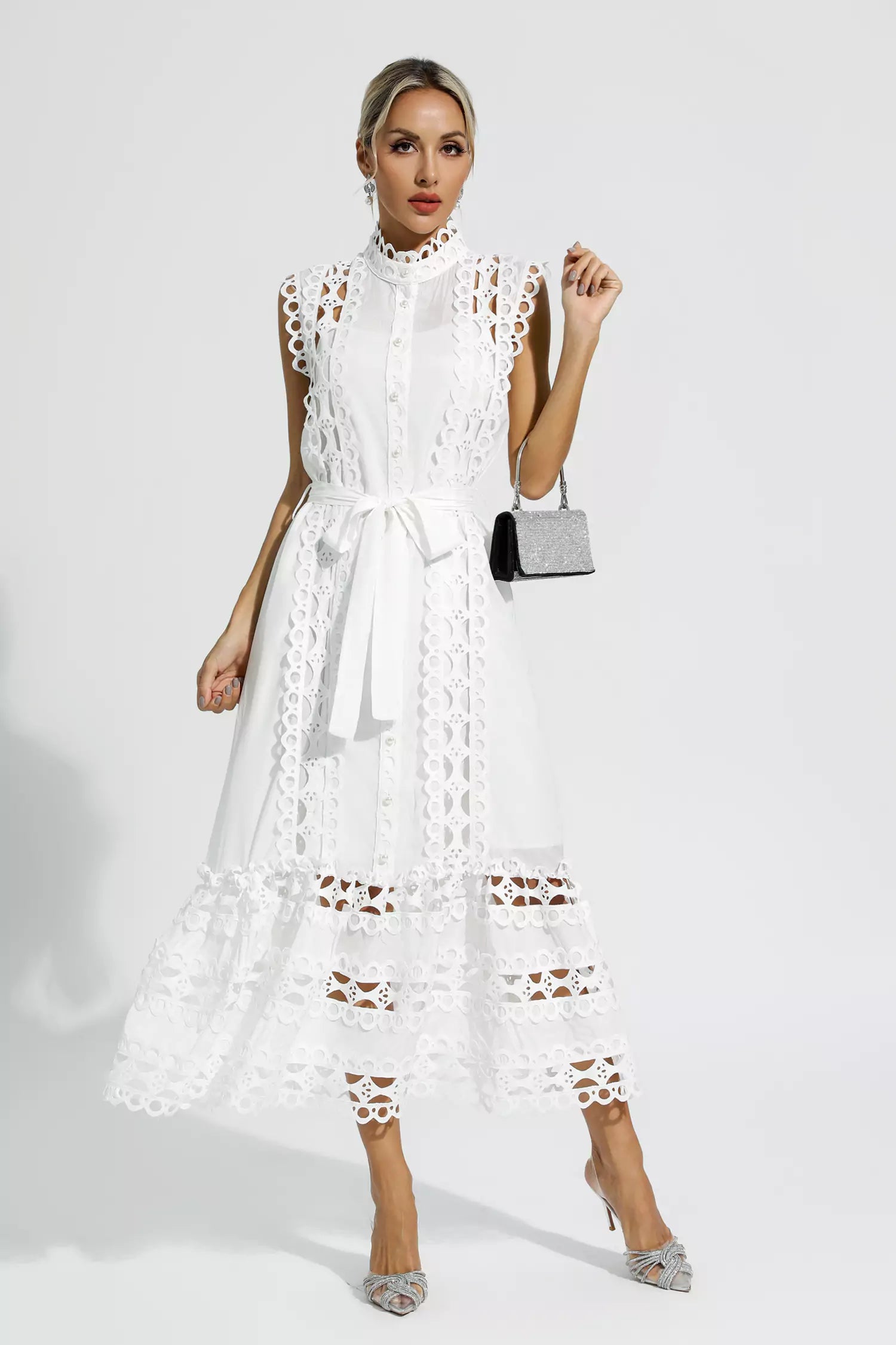 Lavinque Dresses Blanc / XS Robe Longue Brodée | Bleu Ciel | Élégante et Structurée