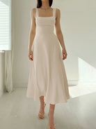 Lavinque Dresses Blanc / XS Robe Noire Évasée | Sans Manches | Élégance Intemporelle