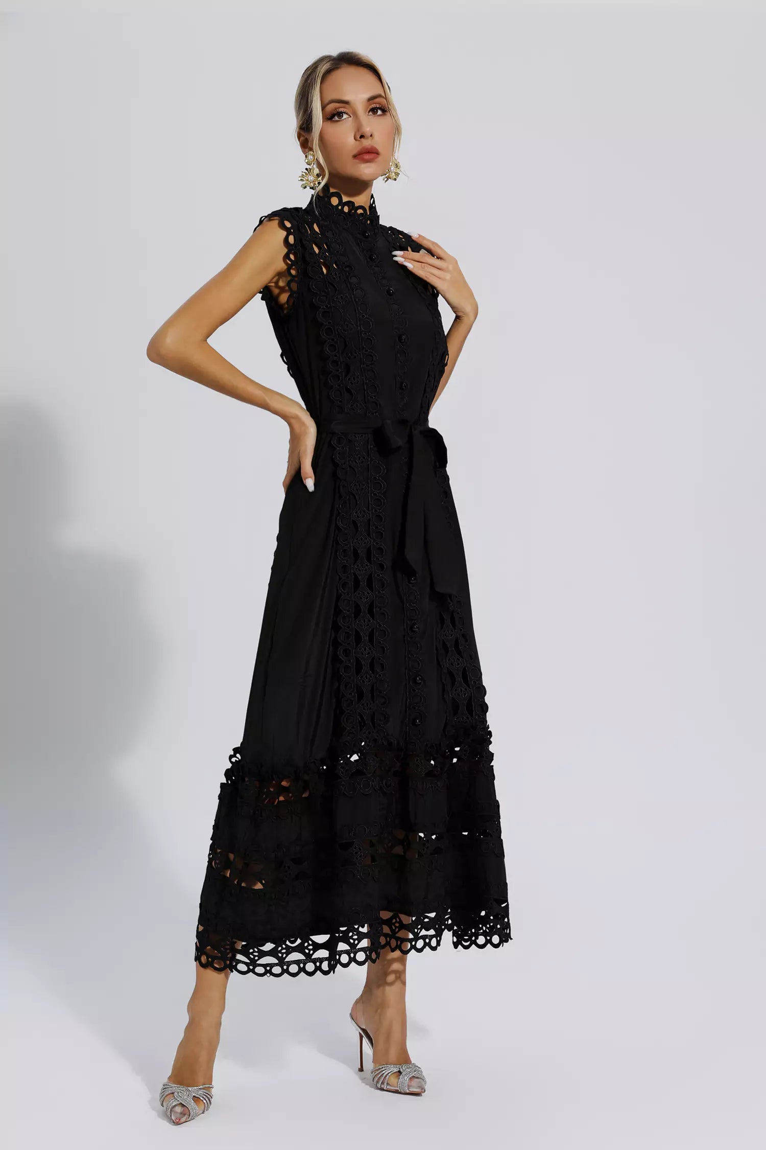 Lavinque Dresses Robe Longue Brodée | Bleu Ciel | Élégante et Structurée
