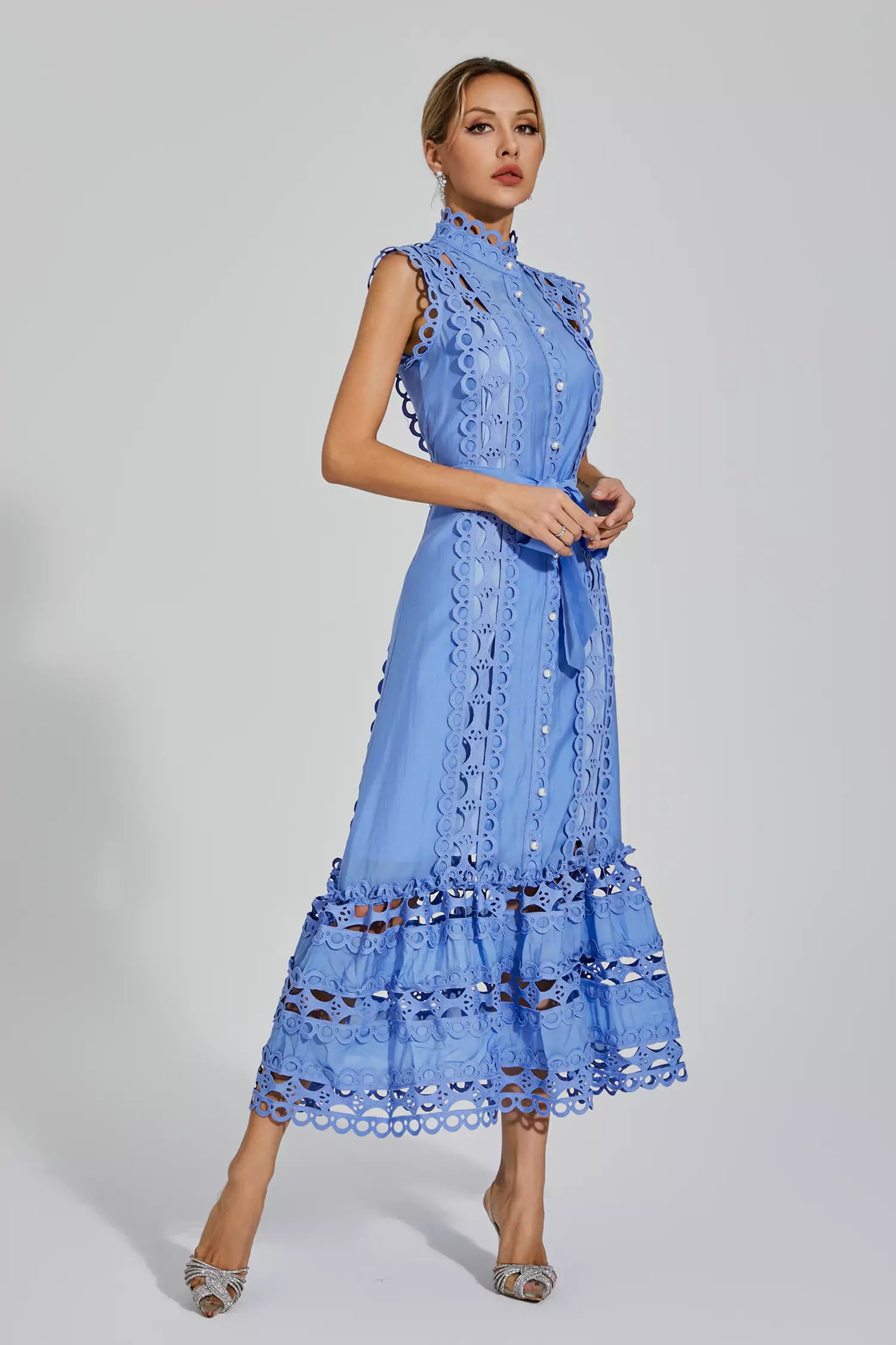 Lavinque Dresses Robe Longue Brodée | Bleu Ciel | Élégante et Structurée