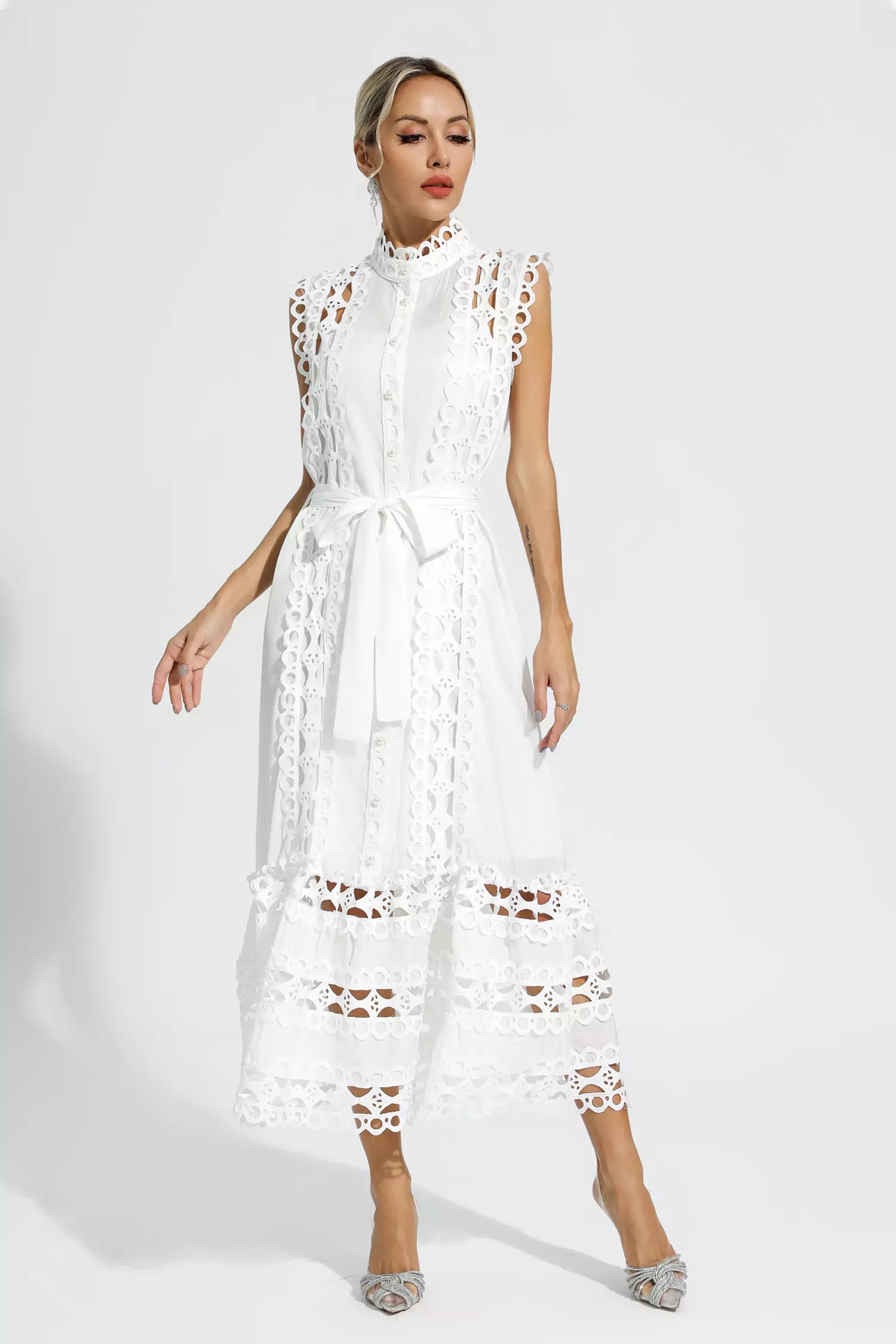 Lavinque Dresses Robe Longue Brodée | Bleu Ciel | Élégante et Structurée