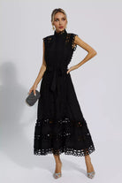 Lavinque Dresses Robe Longue Brodée | Bleu Ciel | Élégante et Structurée