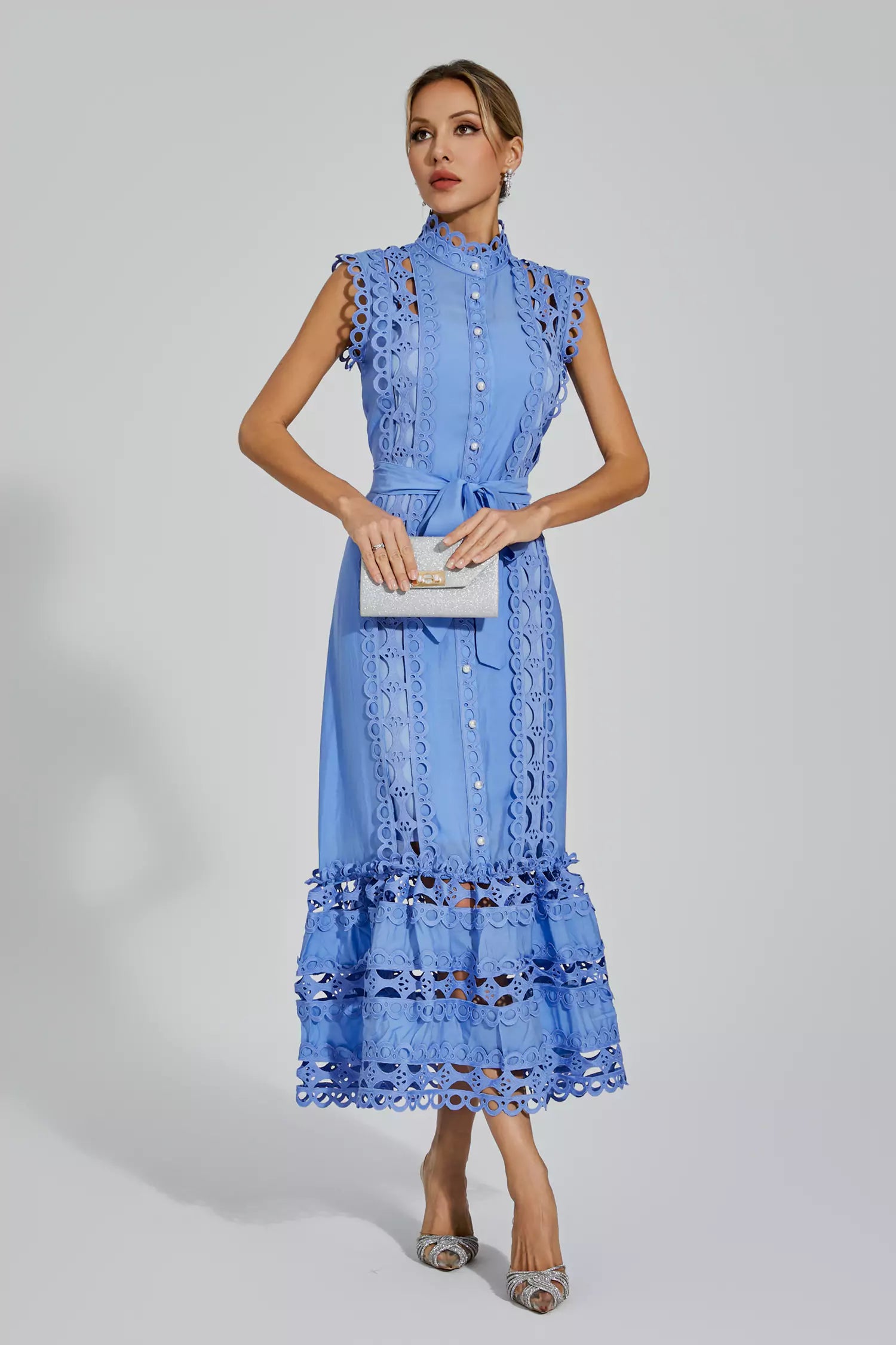 Lavinque Dresses Robe Longue Brodée | Bleu Ciel | Élégante et Structurée