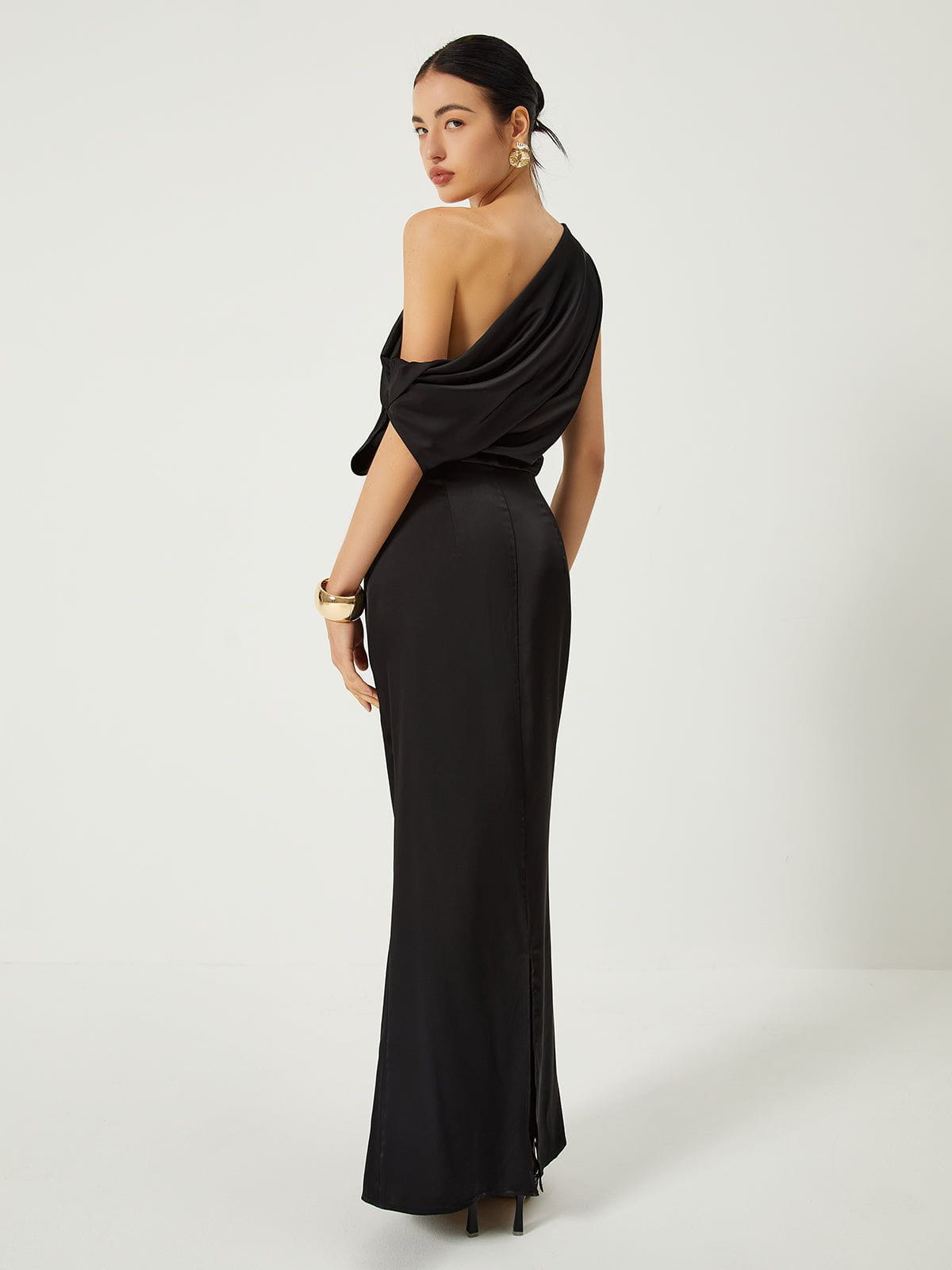 Lavinque Dresses Robe Noire Asymétrique | Drapé Sculptural | Élégance de Soirée