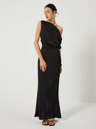 Lavinque Dresses Robe Noire Asymétrique | Drapé Sculptural | Élégance de Soirée