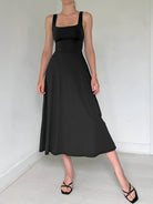 Lavinque Dresses Robe Noire Évasée | Sans Manches | Élégance Intemporelle