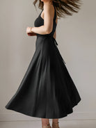 Lavinque Dresses Robe Noire Évasée | Sans Manches | Élégance Intemporelle