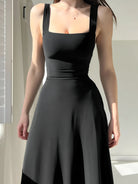 Lavinque Dresses Robe Noire Évasée | Sans Manches | Élégance Intemporelle