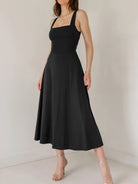 Lavinque Dresses Robe Noire Évasée | Sans Manches | Élégance Intemporelle