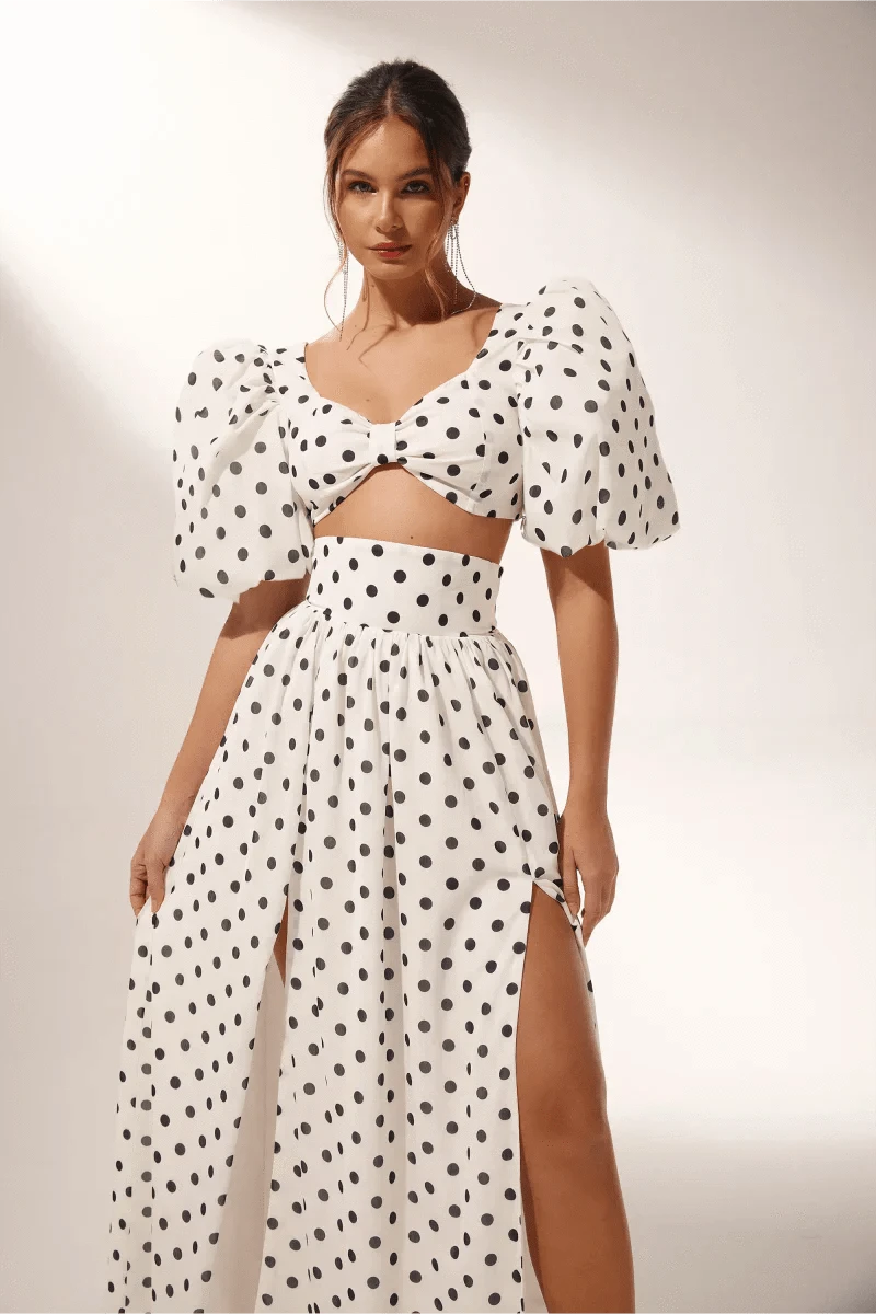 Lavinque outfit set Blanc / S Ensemble Crop Top et Jupe Fendue à Pois | Audacieux | Léger et Glamour