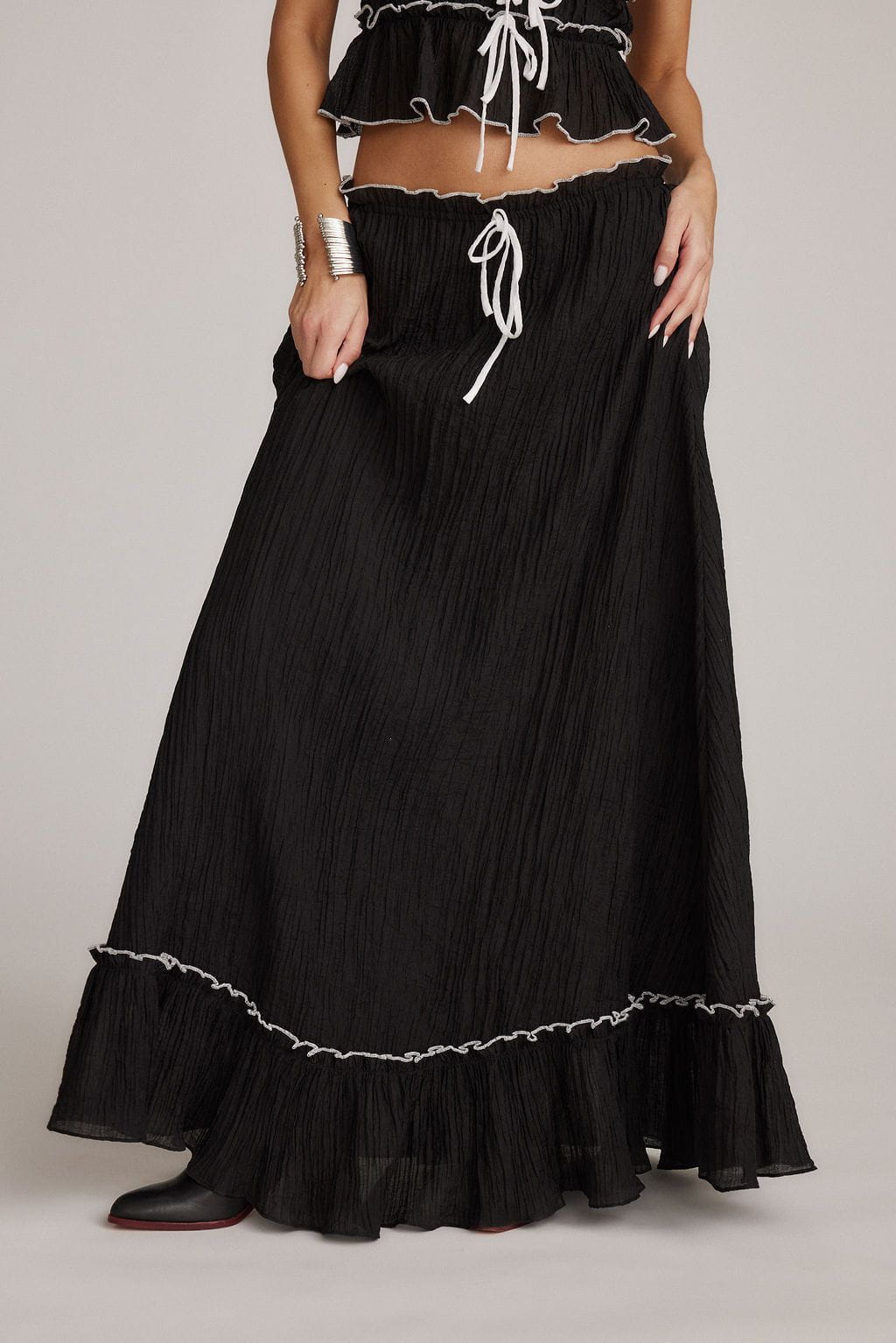 Lavinque Outfit set Ensemble Bohème Volants | Crème & Détails Noirs | Léger et Romantique