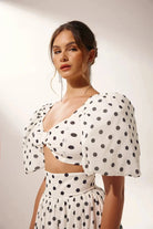 Lavinque outfit set Ensemble Crop Top et Jupe Fendue à Pois | Audacieux | Léger et Glamour