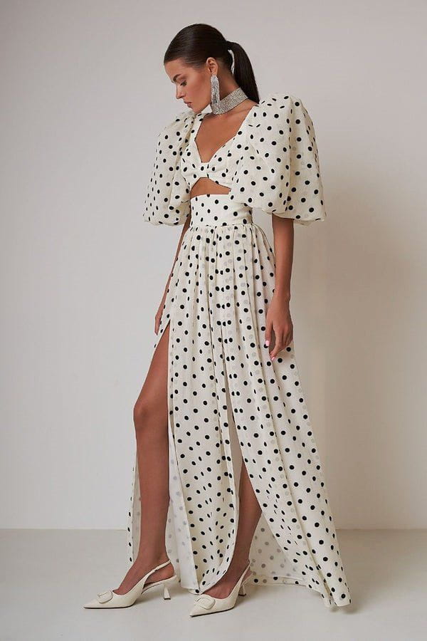 Lavinque outfit set Ensemble Crop Top et Jupe Fendue à Pois | Audacieux | Léger et Glamour