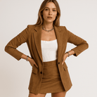 Lavinque Outfit set Tailleur Jupe Camel | Blazer Structuré & Mini-Jupe | Chic Urbain