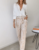 Lavinque Pants Pantalon Fluide à Motif Graphique | Tons Neutres | Chic et Audacieux