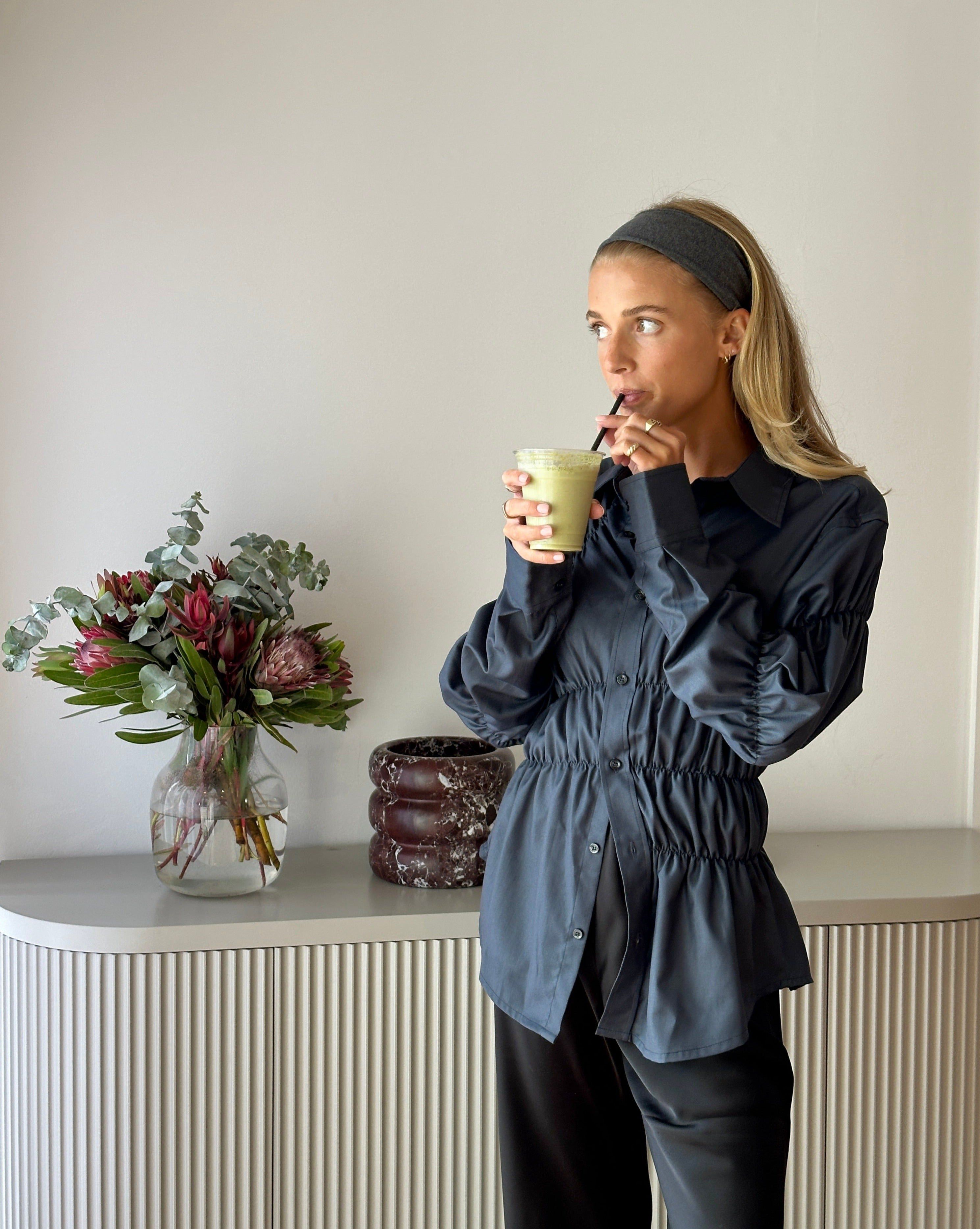 Lavinque Shirts Chemise Satinée Cintrée | Noir | Style Chic et Moderne