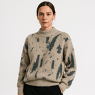 Lavinque Sweater Beige / S Pull Blanc à Motif Abstrait Noir | Col Montant | Style Graphique & Douillet