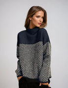 Lavinque Sweater Bleu Marine / S Pull Chevron Bicolore | Élégant | Chaud et Moderne