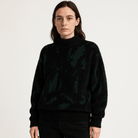 Lavinque Sweater Noir / S Pull Blanc à Motif Abstrait Noir | Col Montant | Style Graphique & Douillet