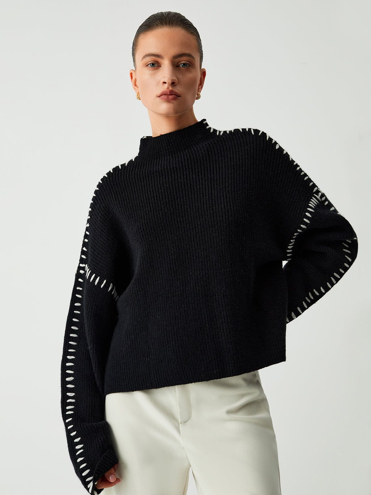 Lavinque Sweater Noir / S Pull Oversize | Détails Contrastés | Chic et Moderne