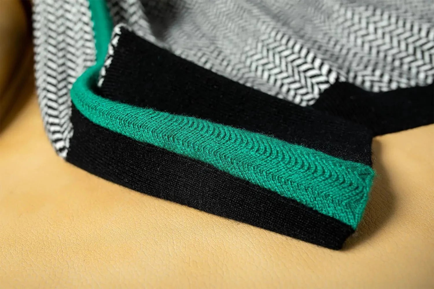 Lavinque Sweater Pull Col Montant | Maille Chaude | Élégant et Moderne