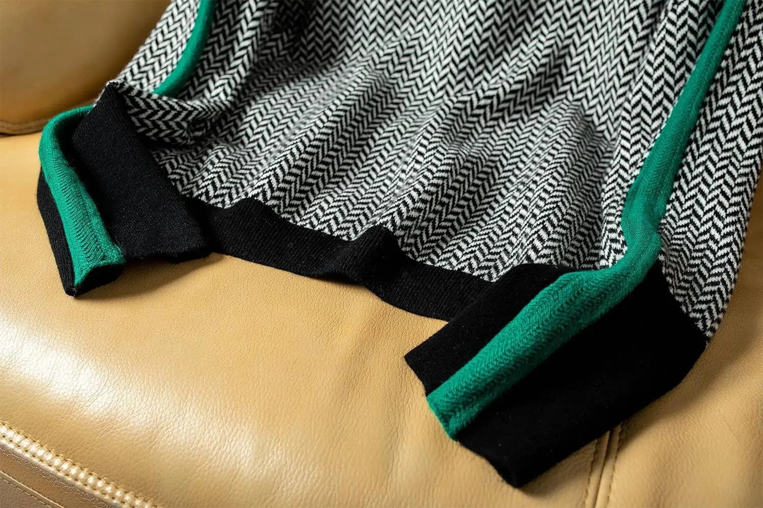 Lavinque Sweater Pull Col Montant | Maille Chaude | Élégant et Moderne