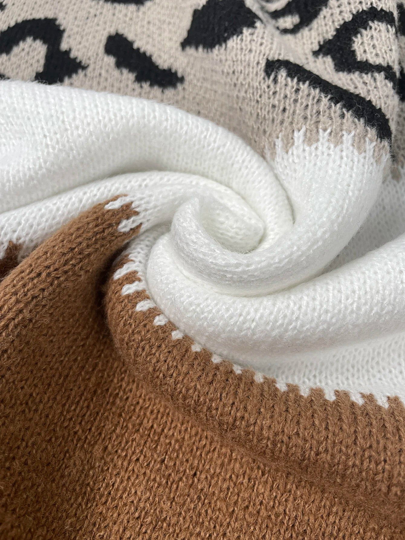 Lavinque Sweater Pull Léopard Bicolore | Col Rond | Chaleureux et Tendance