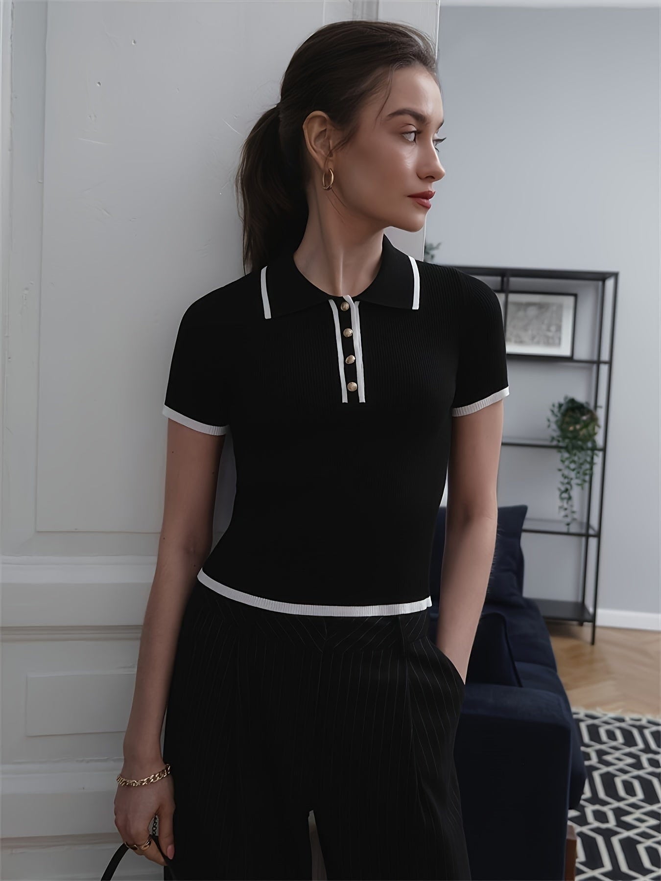 Lavinque Tops Polo Ajusté Blanc à Détails Noirs | Zippé & Chic | Élégance Moderne