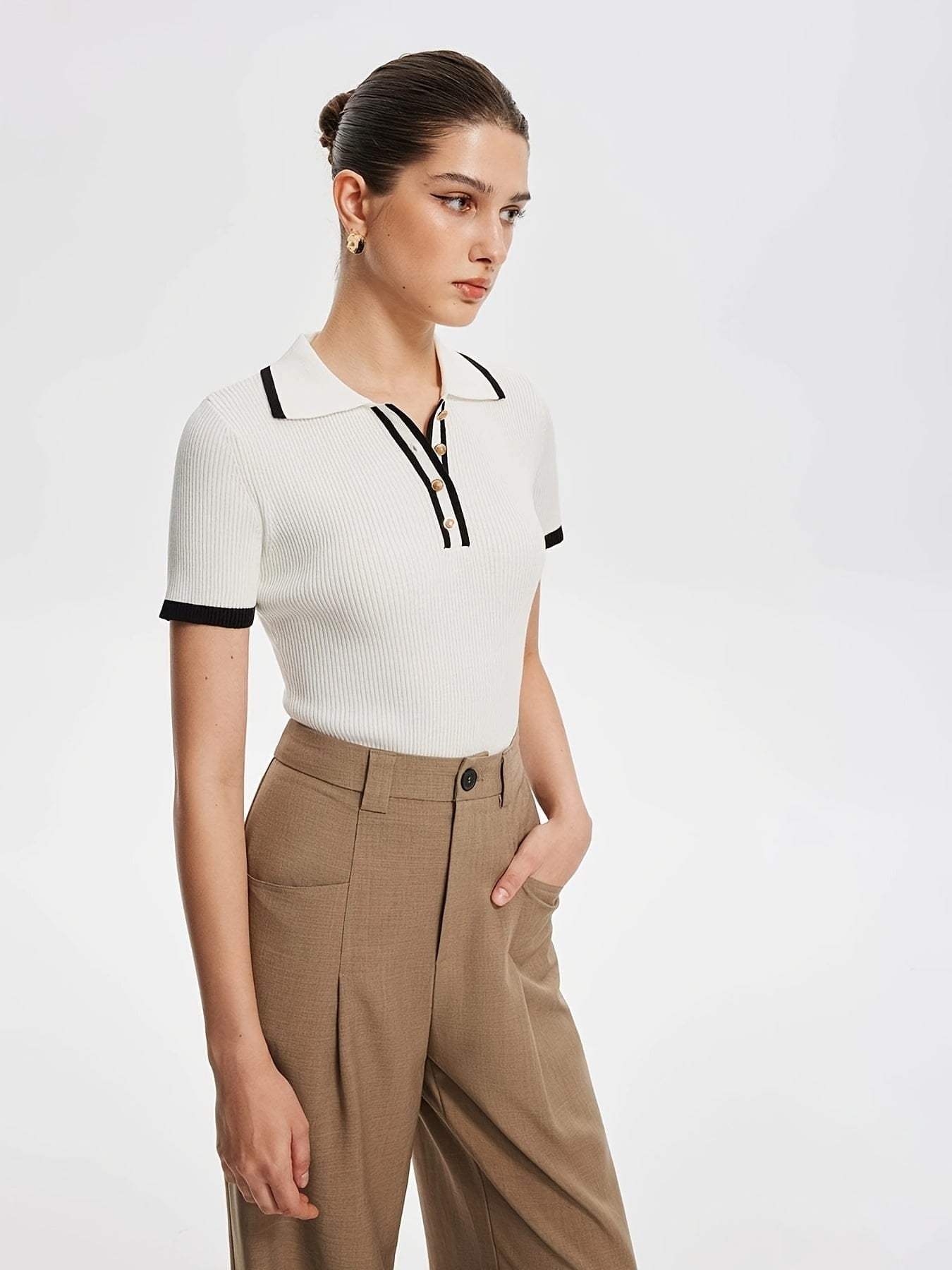 Lavinque Tops Polo Ajusté Blanc à Détails Noirs | Zippé & Chic | Élégance Moderne